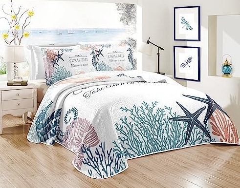 Coastal-Themed Bedspread